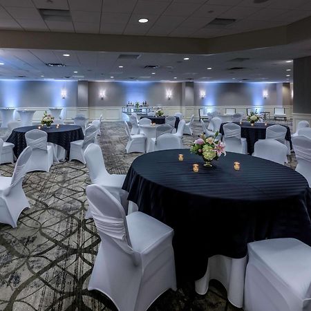 Hilton Lexington Downtown Hotel Bagian luar foto