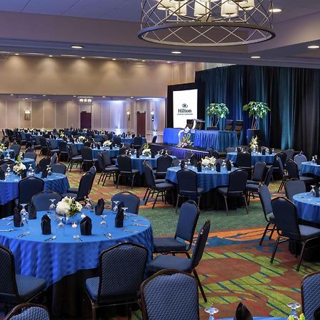 Hilton Lexington Downtown Hotel Bagian luar foto
