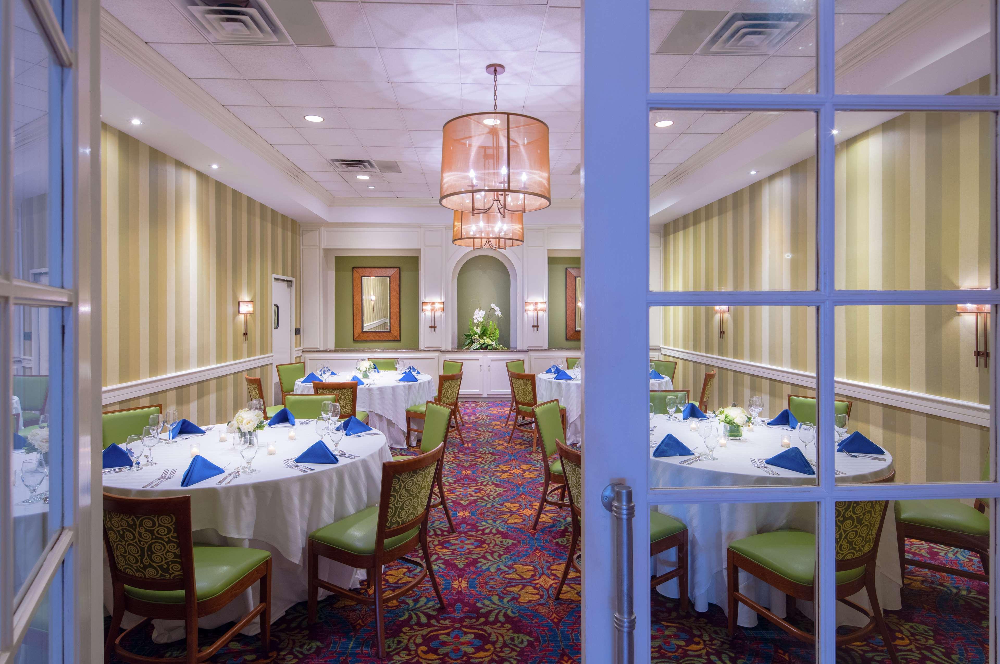 Hilton Lexington Downtown Hotel Bagian luar foto