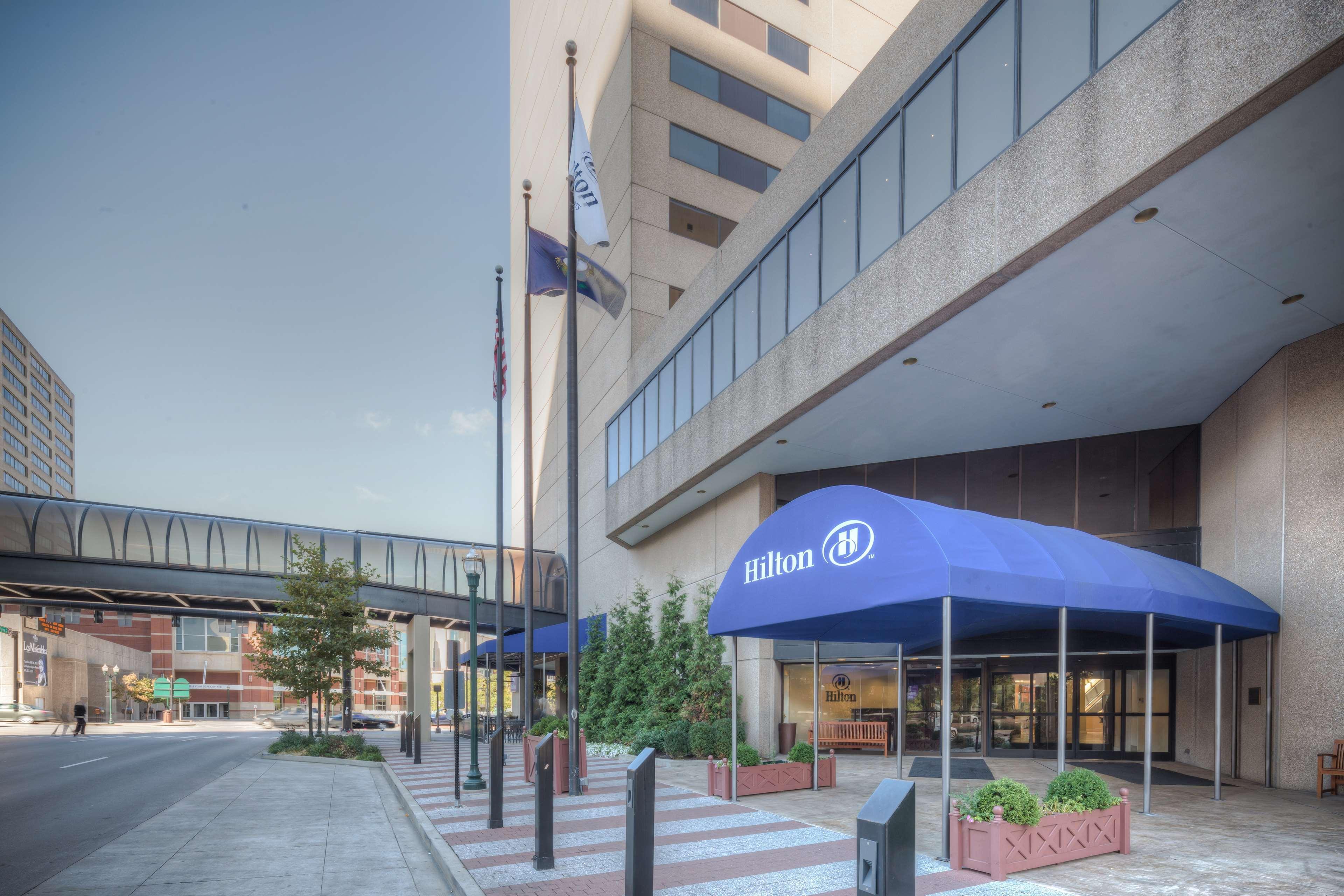 Hilton Lexington Downtown Hotel Bagian luar foto