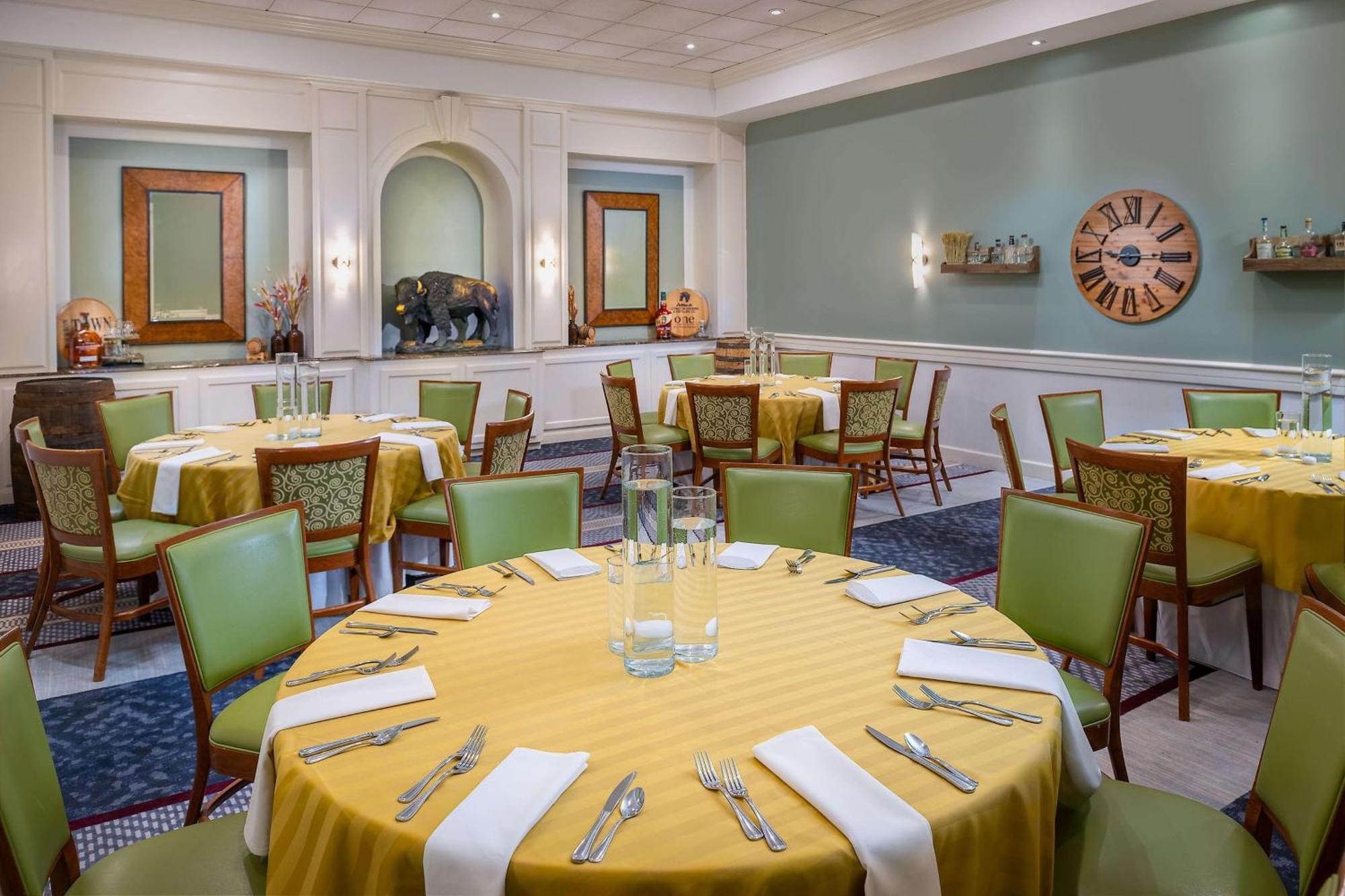 Hilton Lexington Downtown Hotel Bagian luar foto
