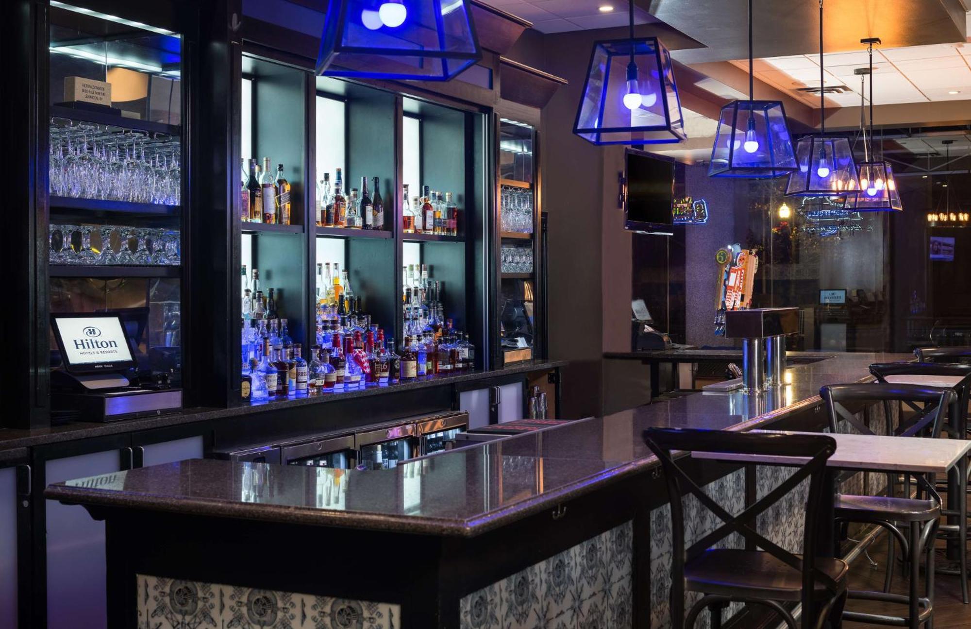 Hilton Lexington Downtown Hotel Bagian luar foto