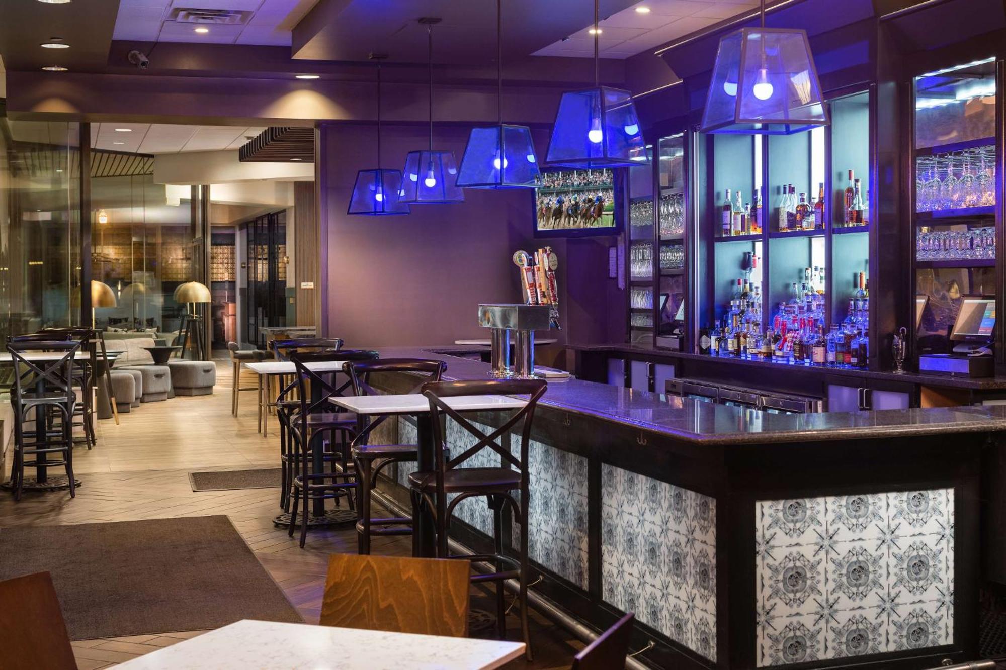 Hilton Lexington Downtown Hotel Bagian luar foto