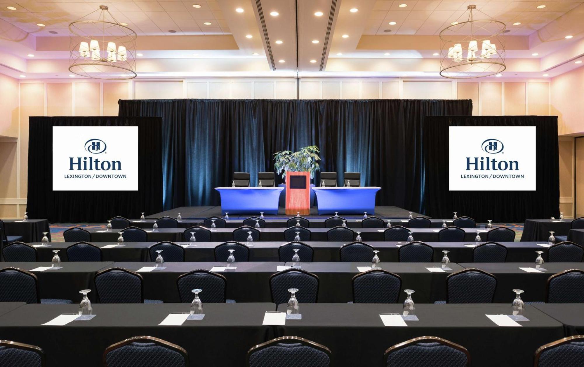 Hilton Lexington Downtown Hotel Bagian luar foto