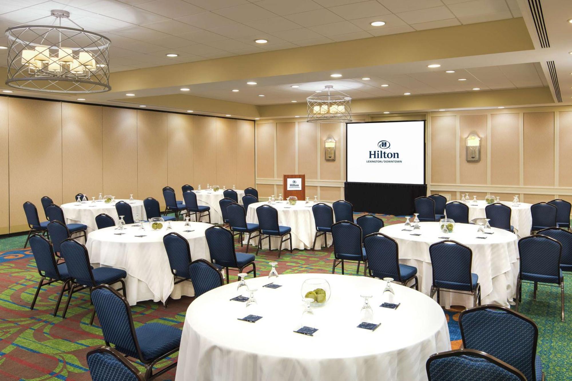 Hilton Lexington Downtown Hotel Bagian luar foto