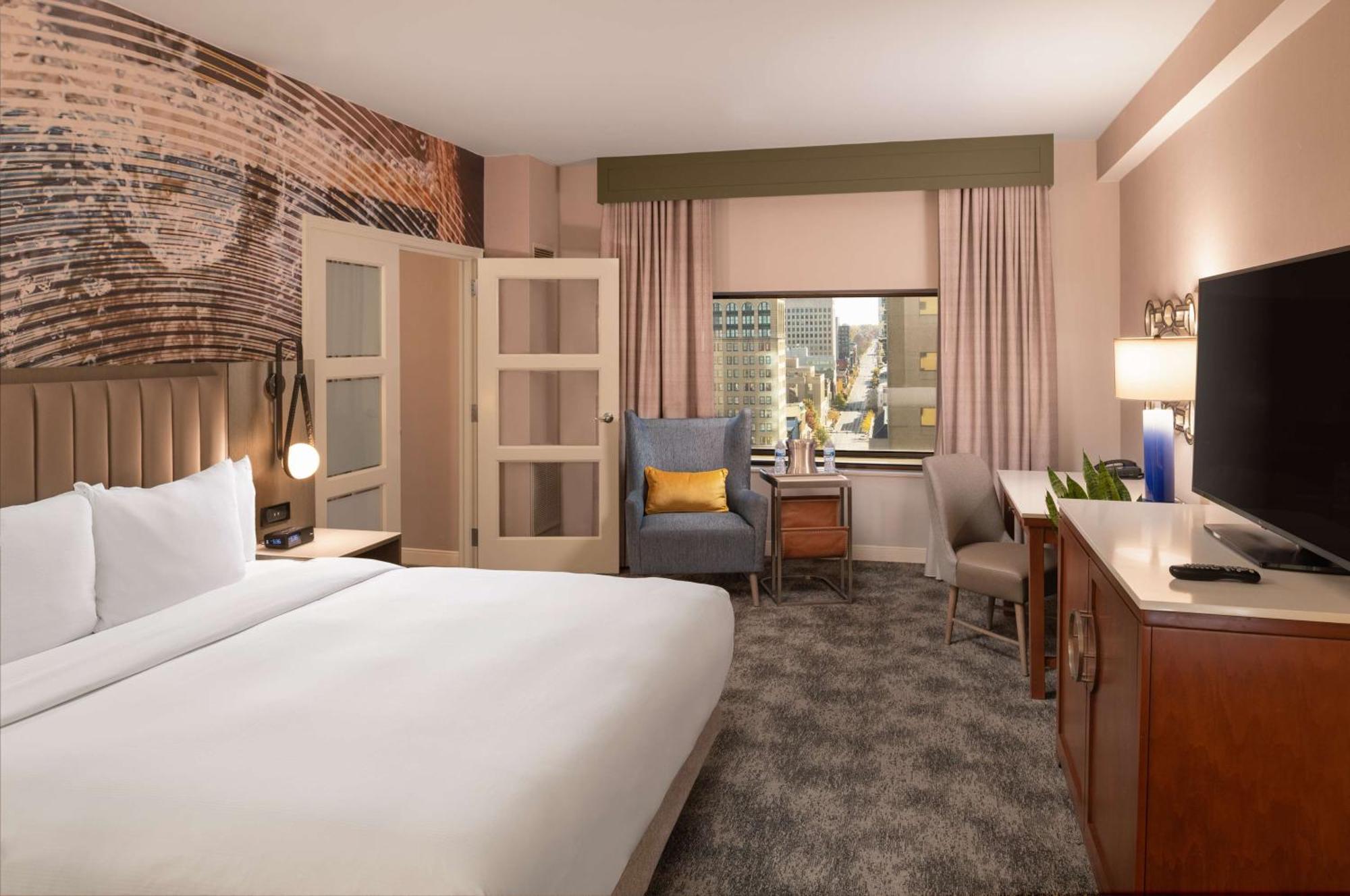 Hilton Lexington Downtown Hotel Bagian luar foto