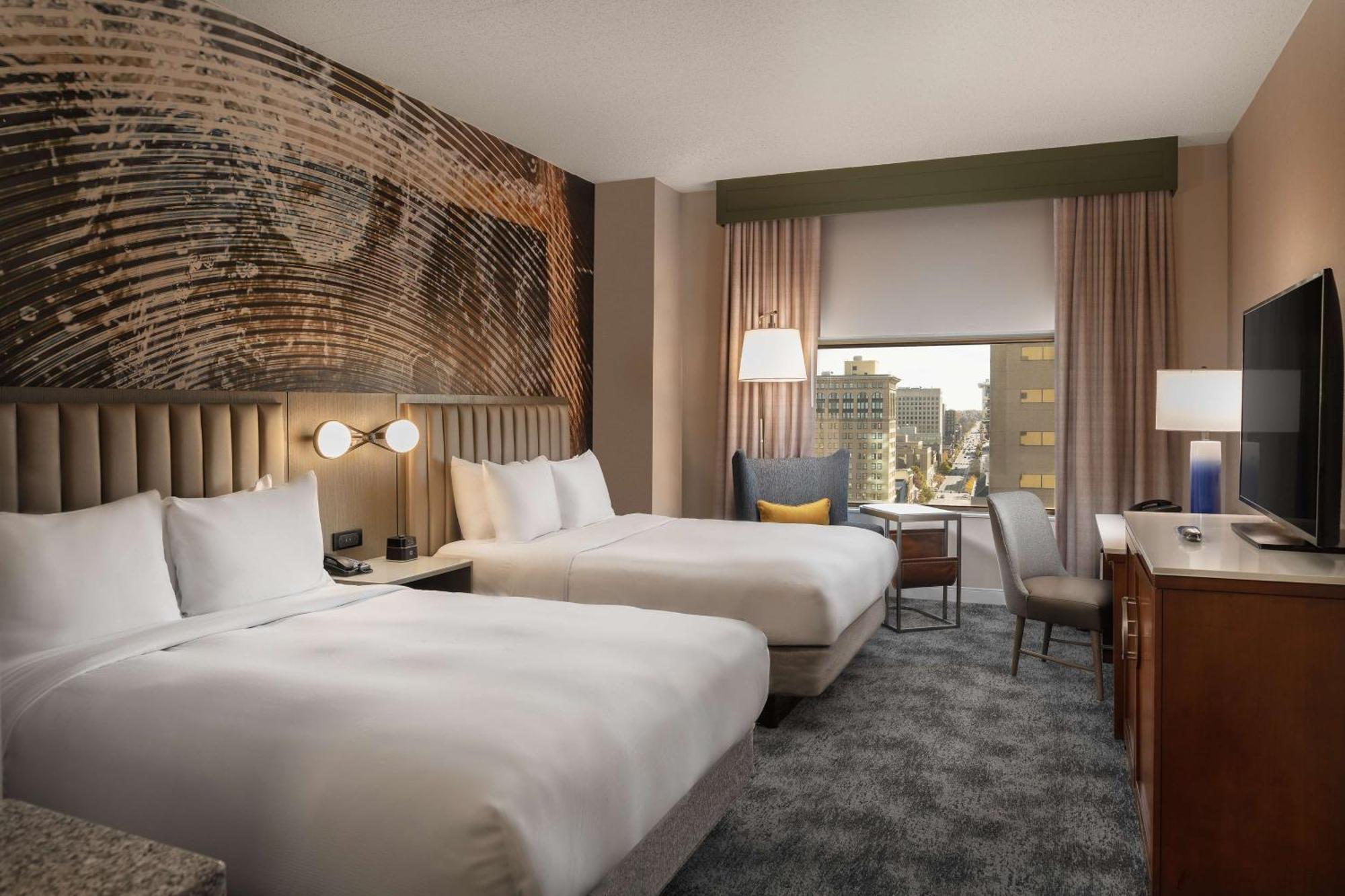 Hilton Lexington Downtown Hotel Bagian luar foto