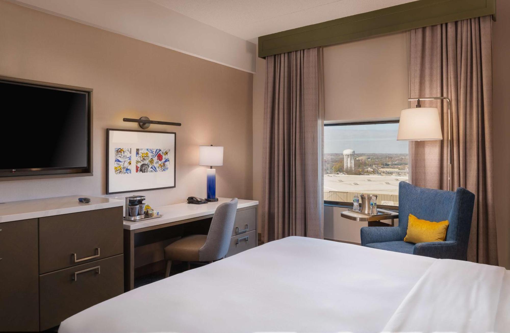 Hilton Lexington Downtown Hotel Bagian luar foto