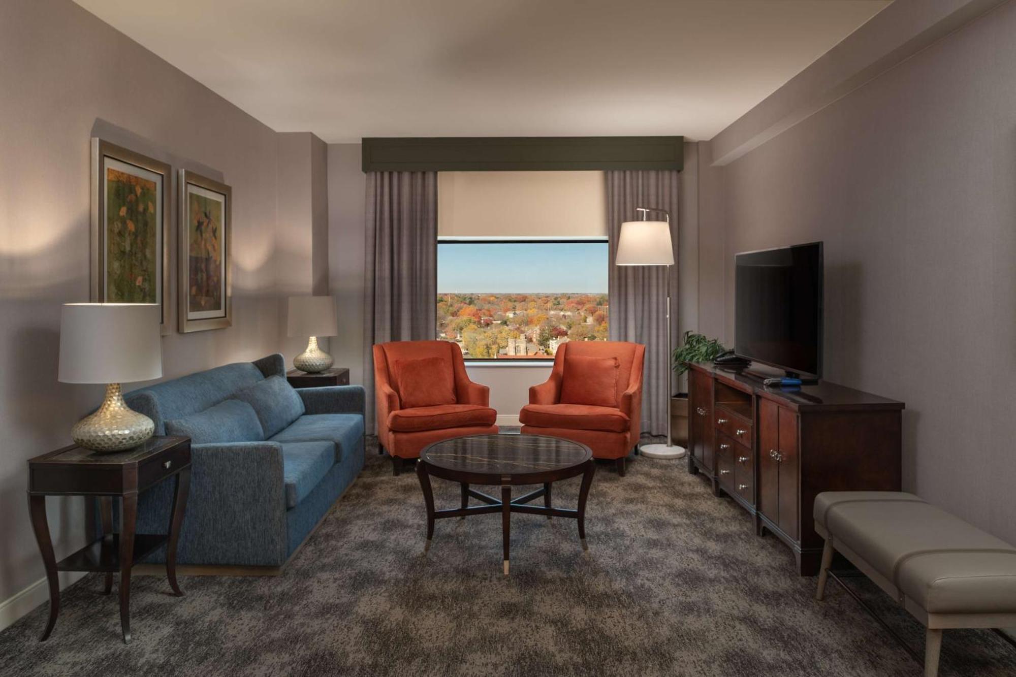 Hilton Lexington Downtown Hotel Bagian luar foto