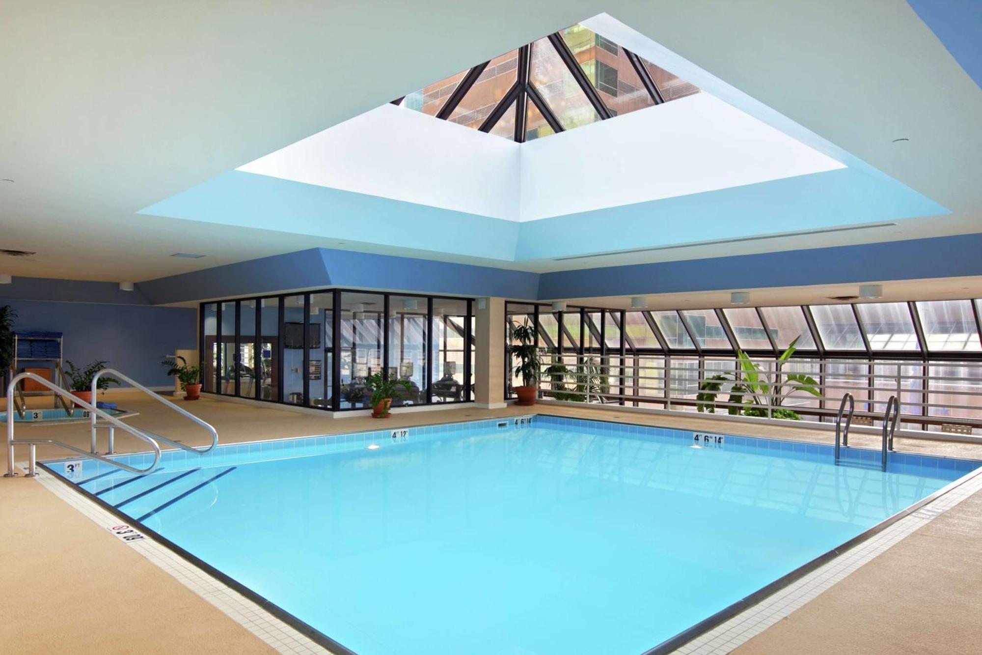 Hilton Lexington Downtown Hotel Bagian luar foto