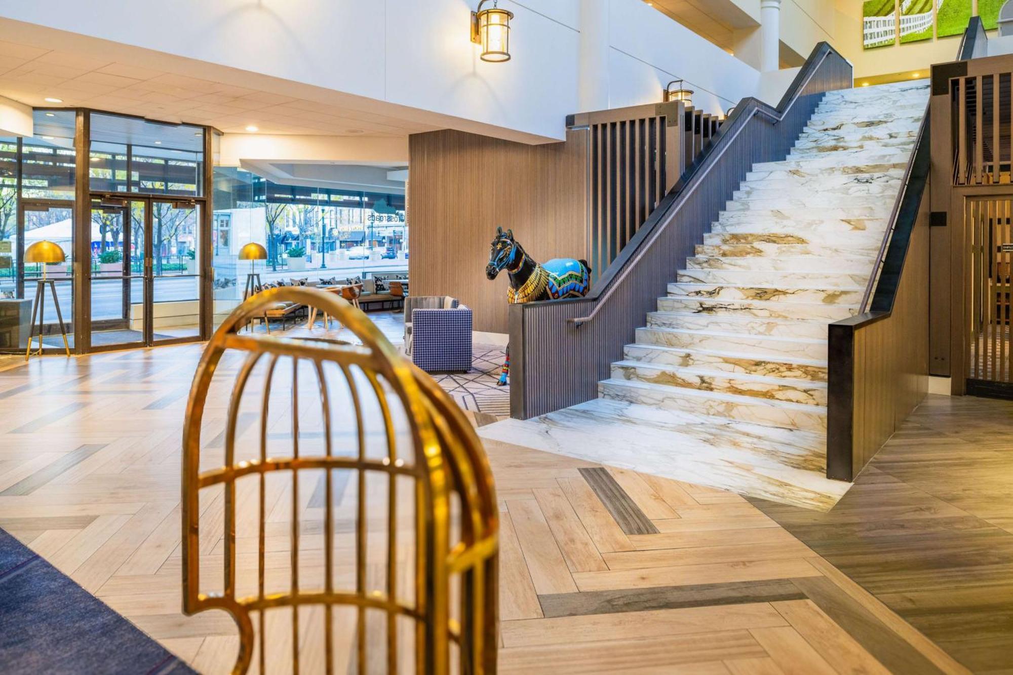 Hilton Lexington Downtown Hotel Bagian luar foto