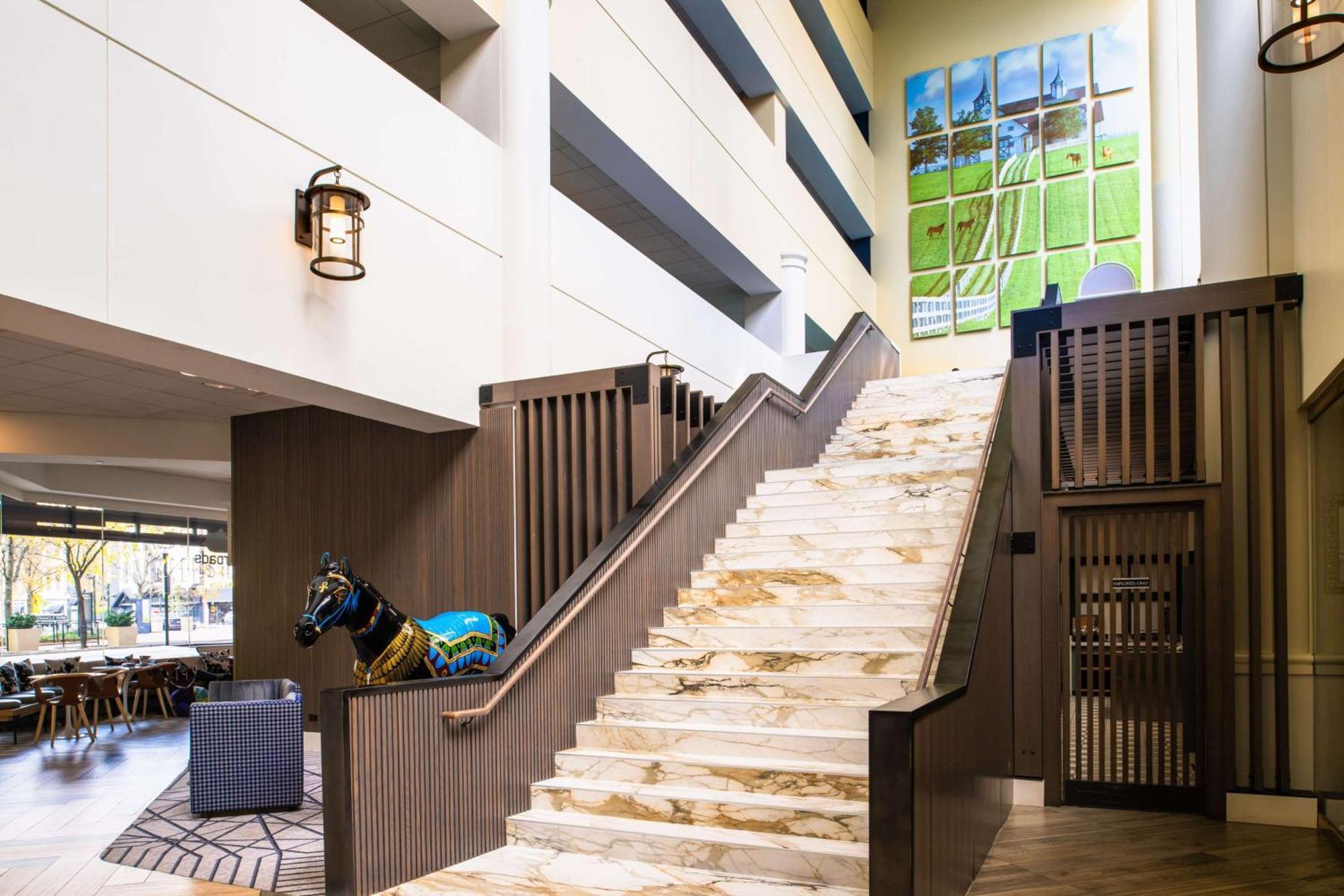 Hilton Lexington Downtown Hotel Bagian luar foto