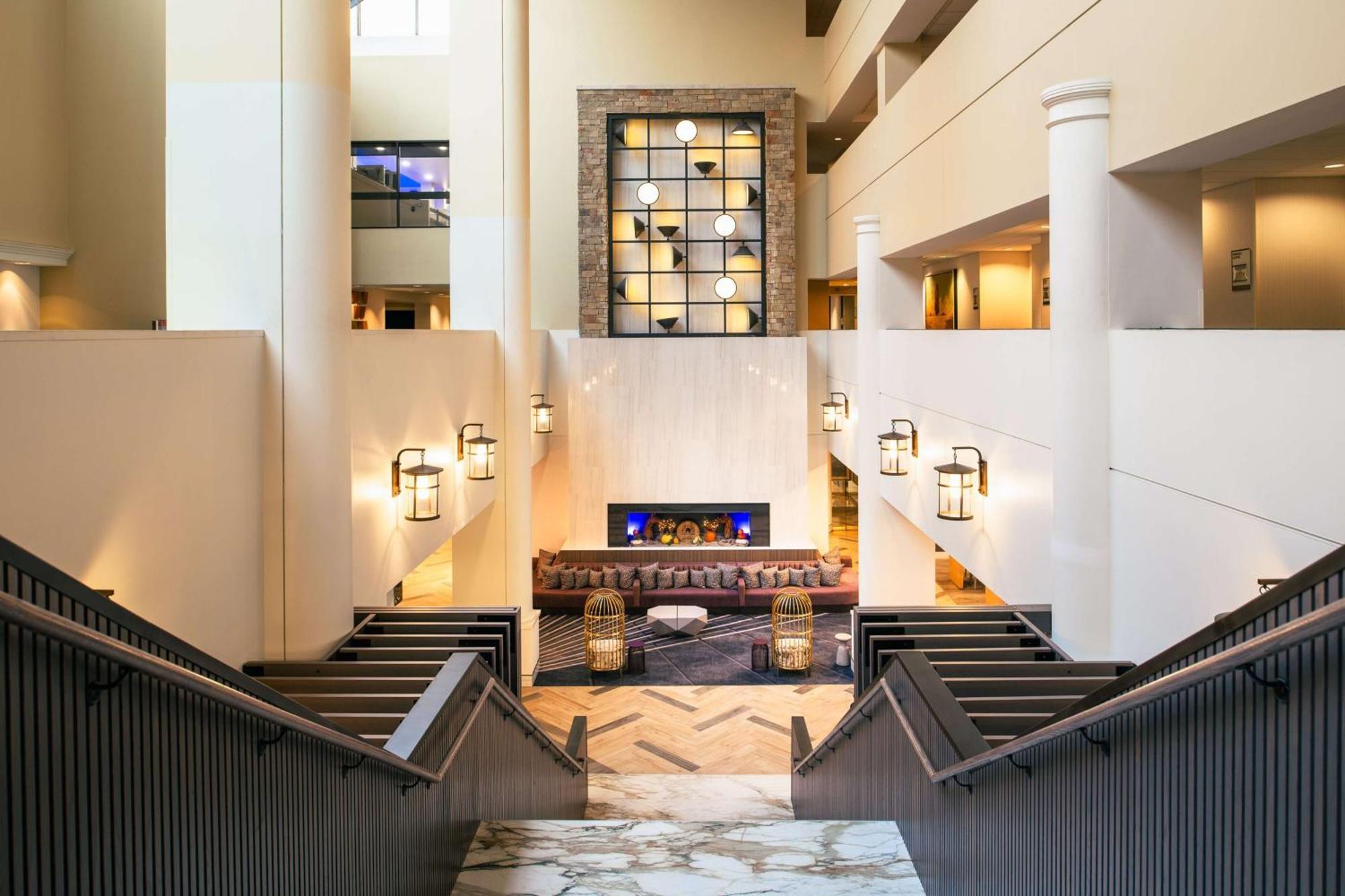 Hilton Lexington Downtown Hotel Bagian luar foto