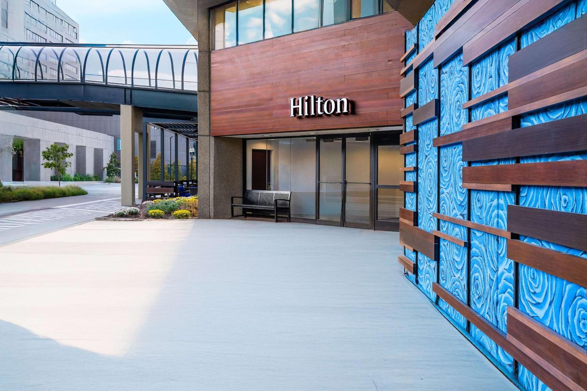 Hilton Lexington Downtown Hotel Bagian luar foto